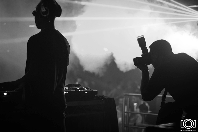 How Many Photos Should a Photographer Give?