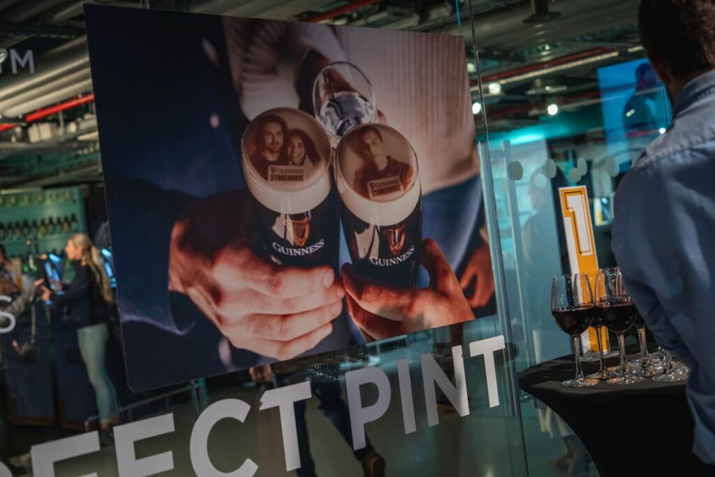 Event Registration And Welcome Area Setup - E17