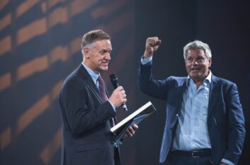 Speaker Speaks To Two Gala Winners At The Stage During Fedesa Conference Gala In Dublin Ireland Convention Centre Dublin Final Speech E17 - E17
