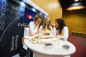 Natural And Authentic Documentation Of Business Interactions. - E17